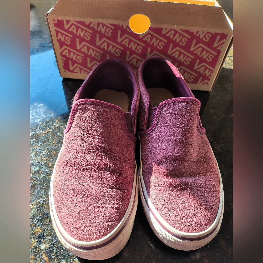 Women's Vans Asher Croc Burgundy slipons